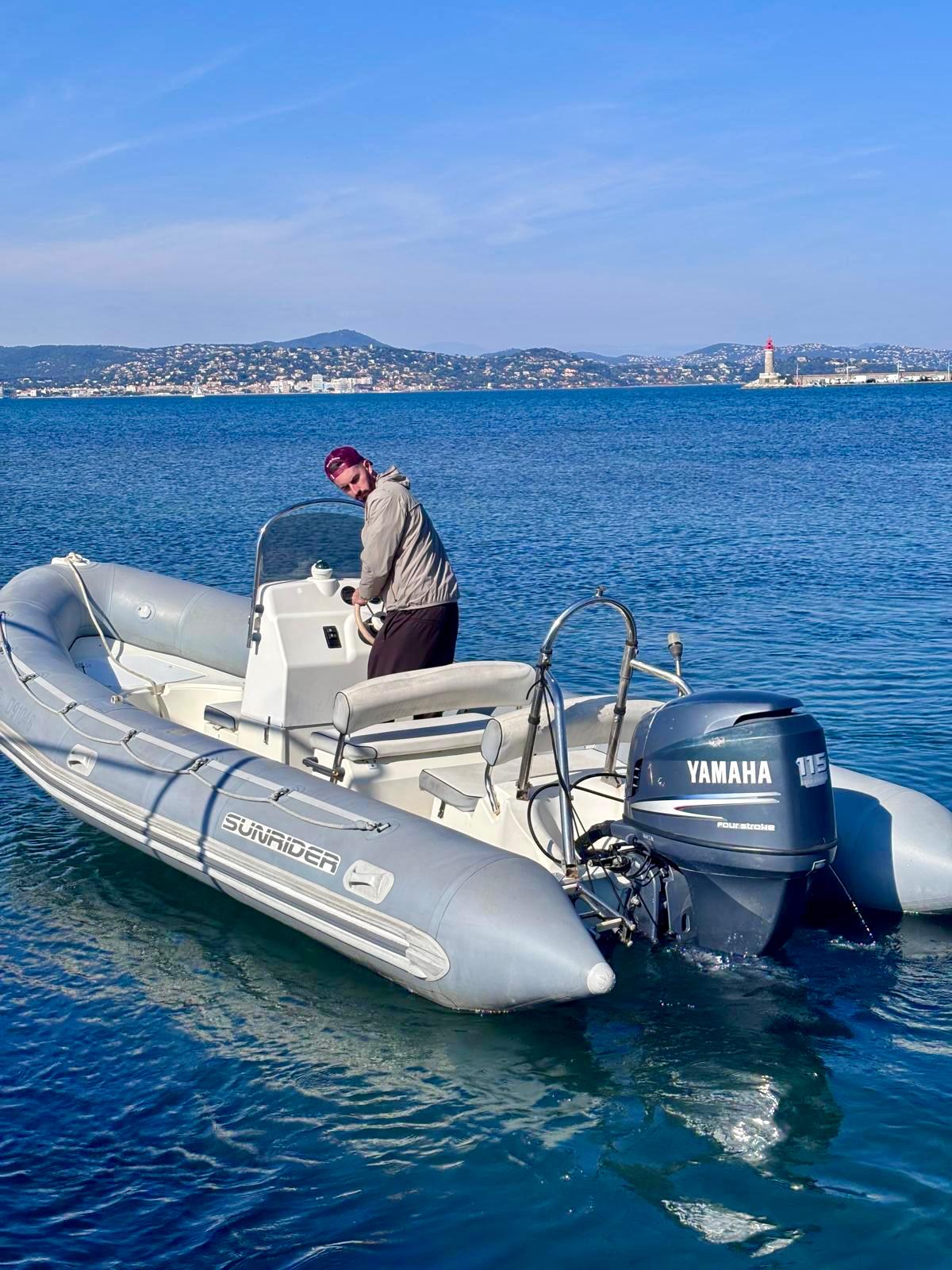 Bombard 6,5m poste de barre